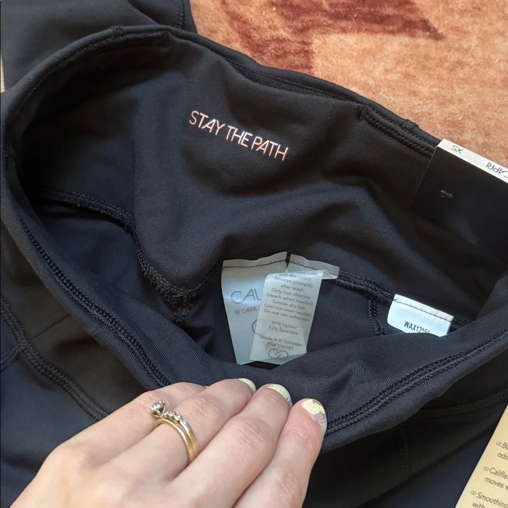 Calia High Rise Capri XS Black Front Zip Pocket NWT